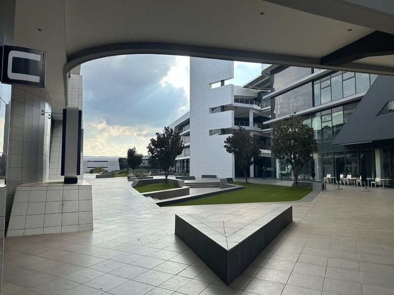 **Premium Secure Offices with Backup Power / Water in Irene | Direct Landlord Opportunity** - Photo 2