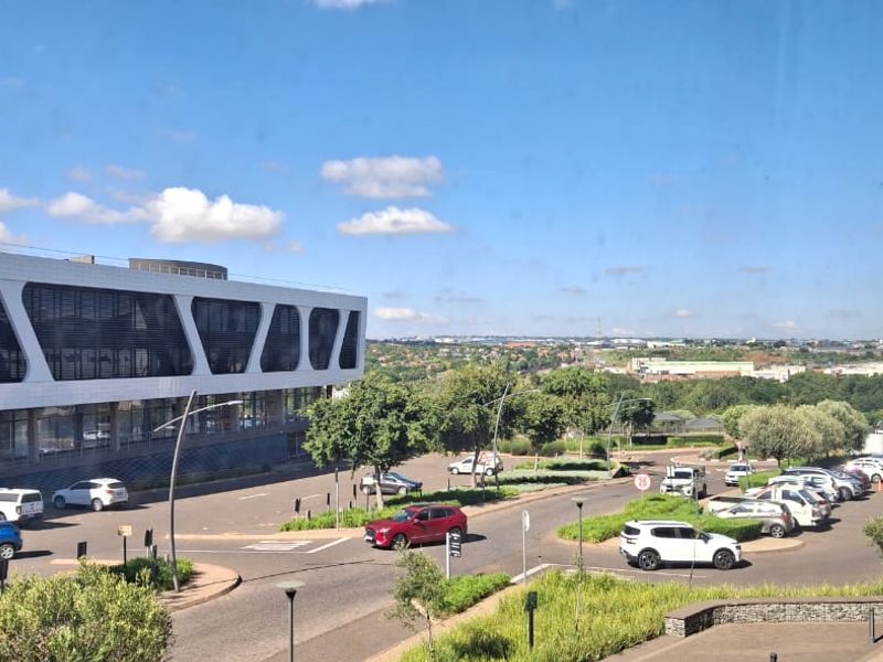 **Premium Secure Offices with Backup Power / Water in Irene | Direct Landlord Opportunity** - Photo 6