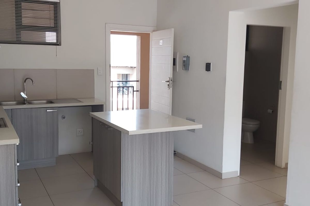 1 Bedroom with  1 Bathroom   Apartment Available  For Rental - Photo 3