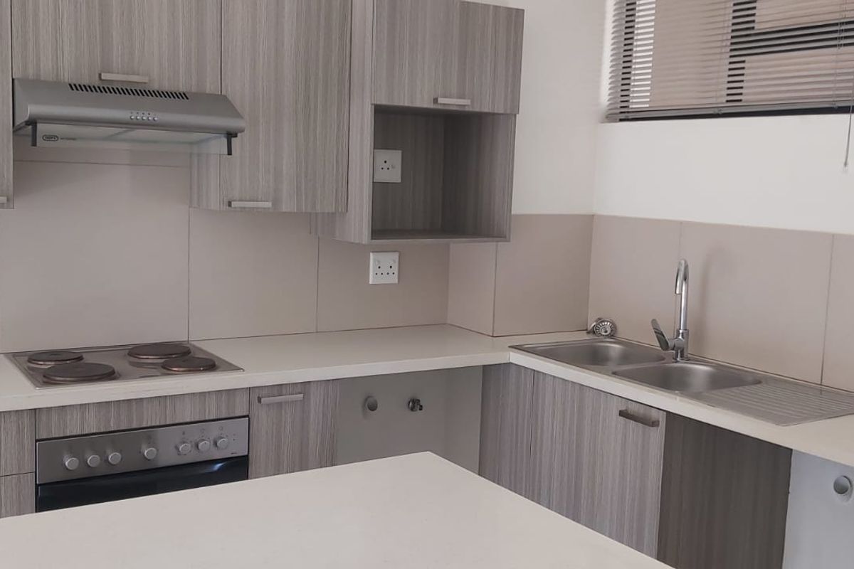 1 Bedroom with  1 Bathroom   Apartment Available  For Rental - Photo 2