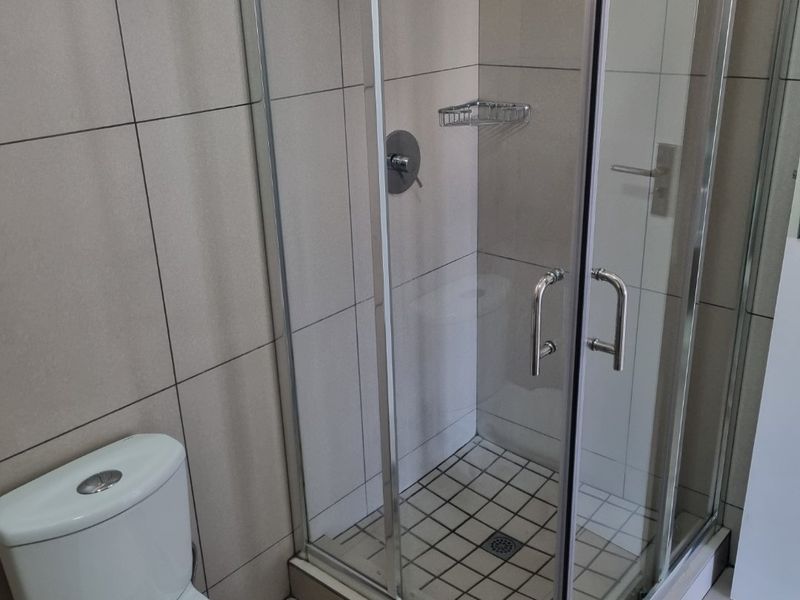 1 Bedroom with  1 Bathroom   Apartment Available  For Rental - Photo 9