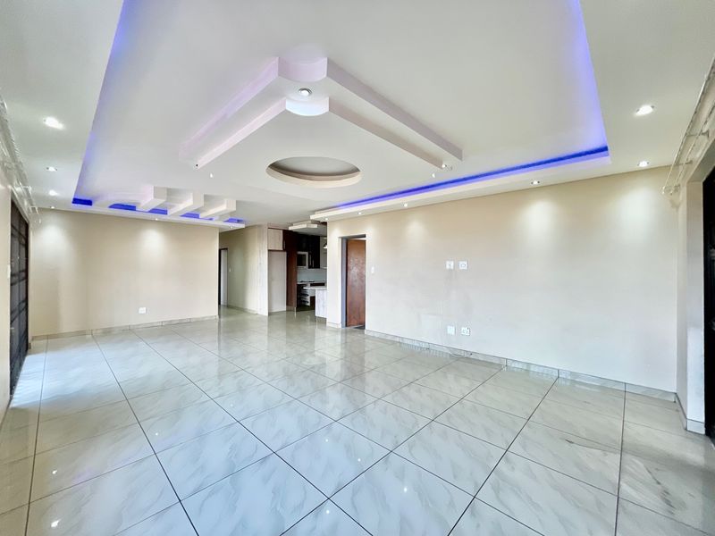 Oh What A Beauty Though - Photo 2