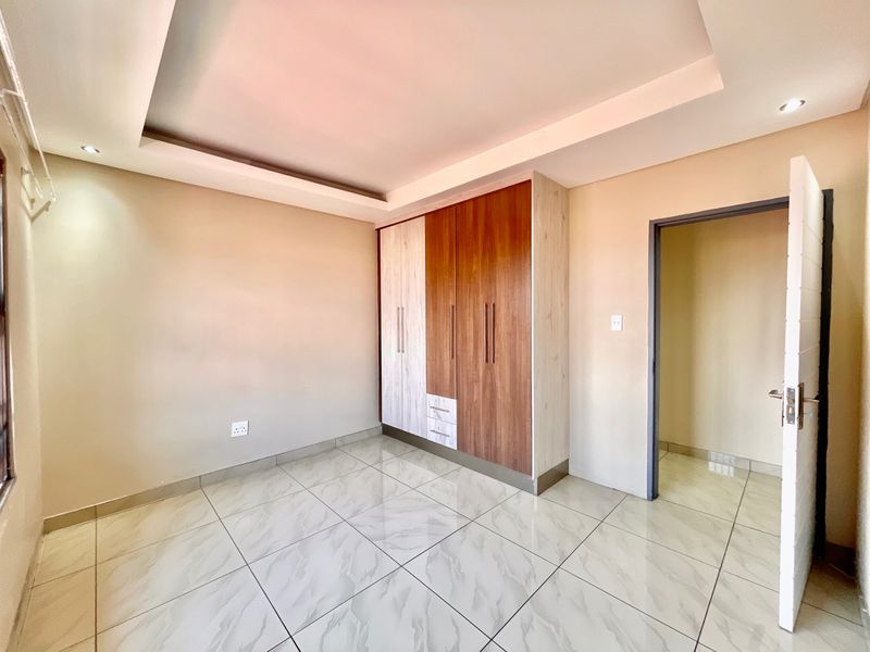 Oh What A Beauty Though - Photo 10