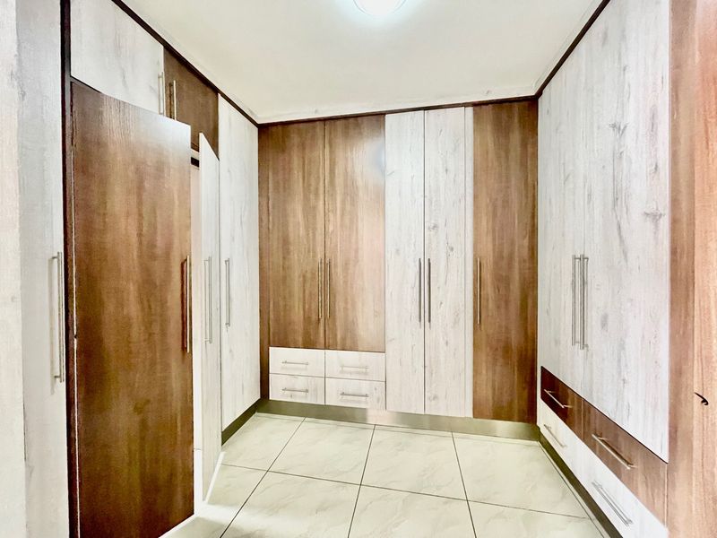 Oh What A Beauty Though - Photo 8