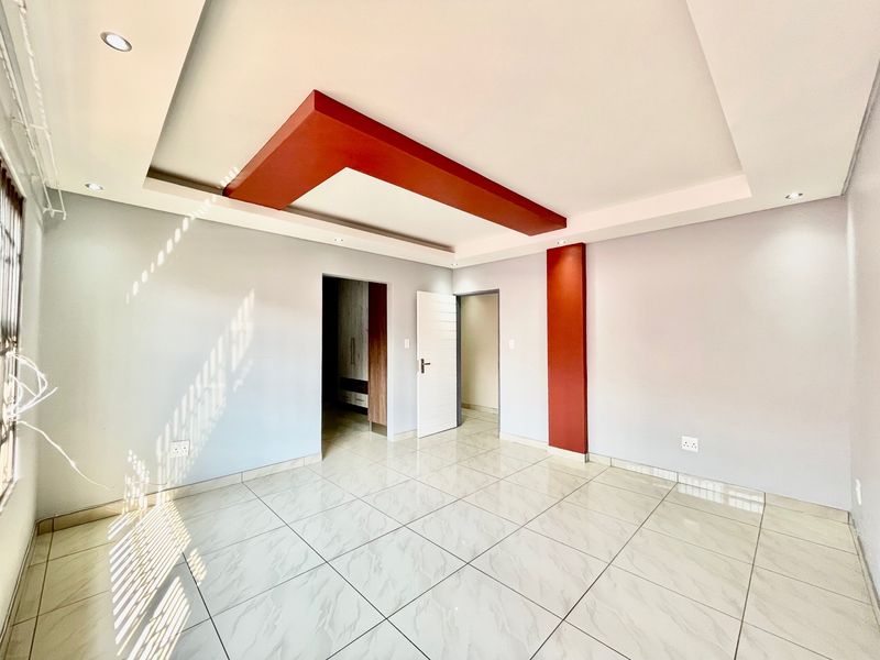 Oh What A Beauty Though - Photo 7