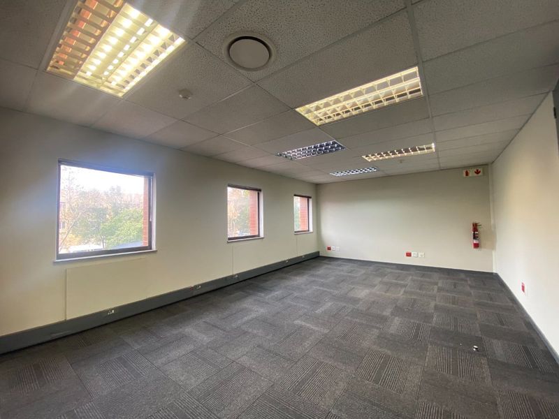 Prime Office to rent in Waterfall Office Park  - Photo 10