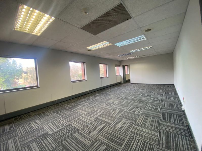 Prime Office to rent in Waterfall Office Park  - Photo 8