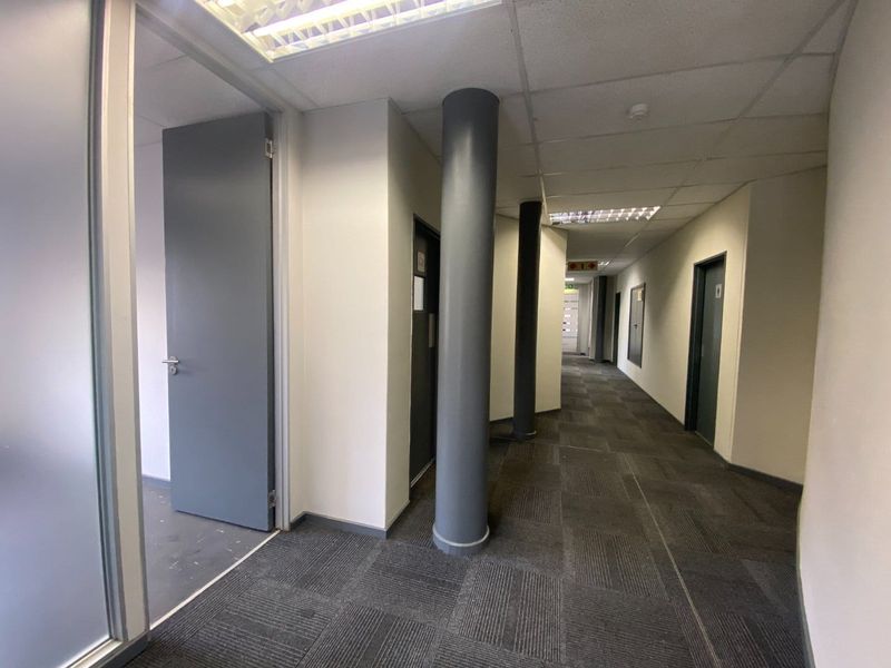 Prime Office to rent in Waterfall Office Park  - Photo 6