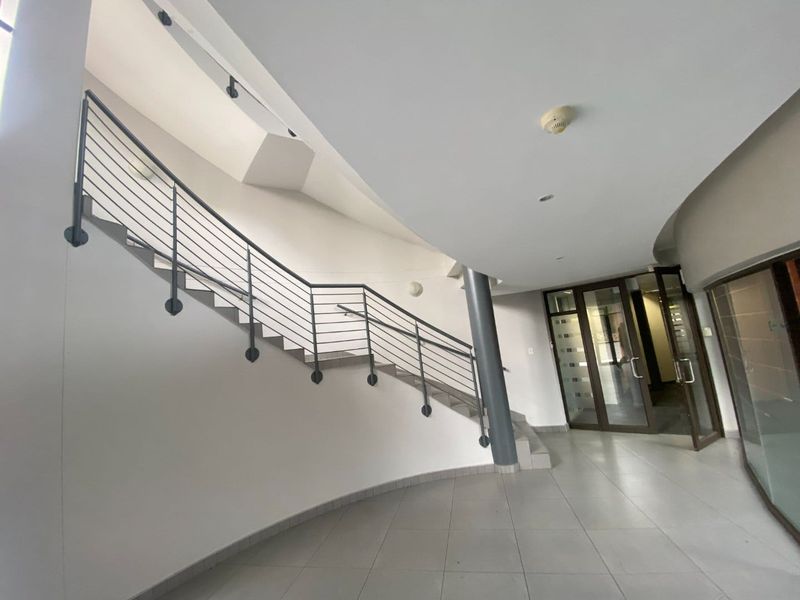 Prime Office to rent in Waterfall Office Park  - Photo 4