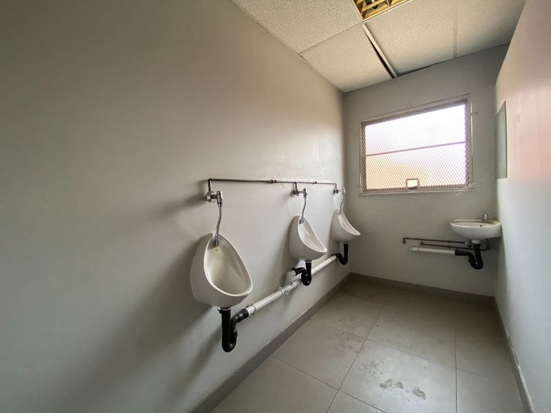 Prime Warehouse Space to rent in Waterfall Office Park, Midrand  - Photo 8