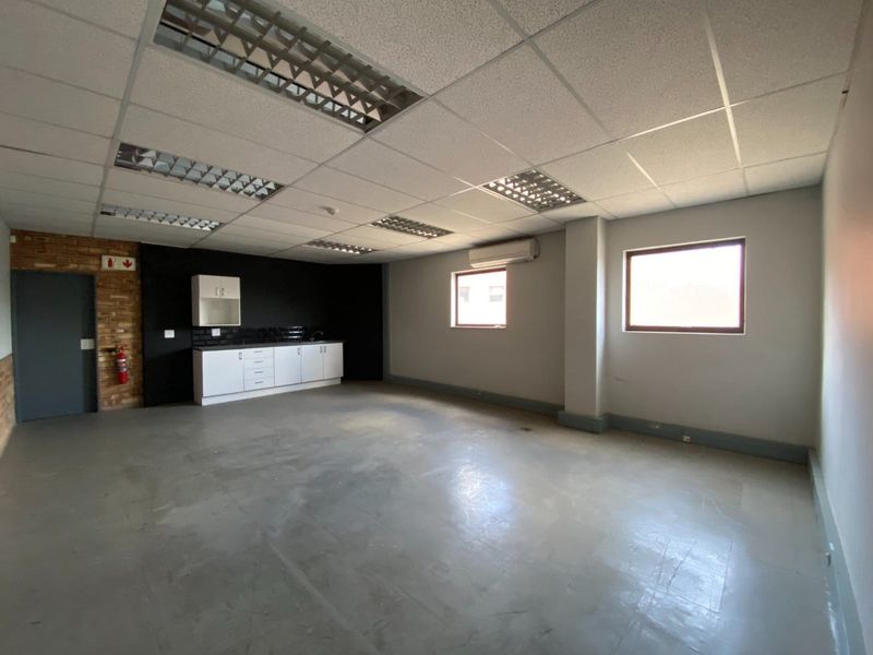 Prime Warehouse Space to rent in Waterfall Office Park, Midrand  - Photo 7