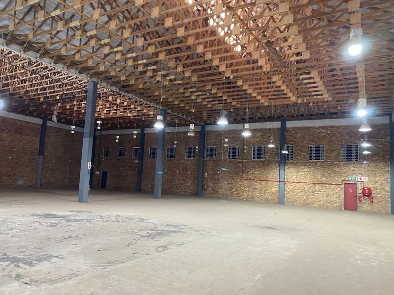 Prime Warehouse Space to rent in Waterfall Office Park, Midrand  - Photo 2