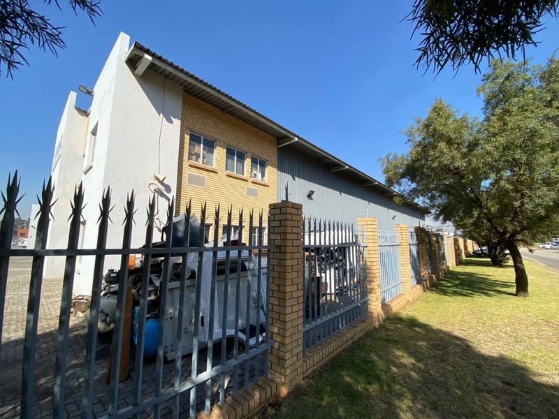 Spacious Yard to let in Simmerfield, Germiston  - Photo 7