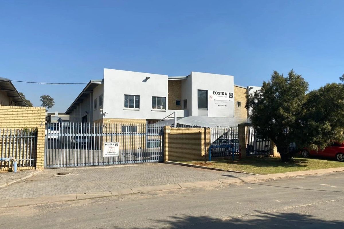 Spacious Yard to let in Simmerfield, Germiston  - Photo 5