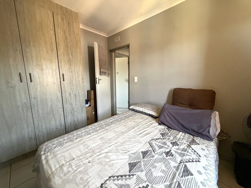2 Bedroom Flatlet for Sale in Heuweloord - Photo 6