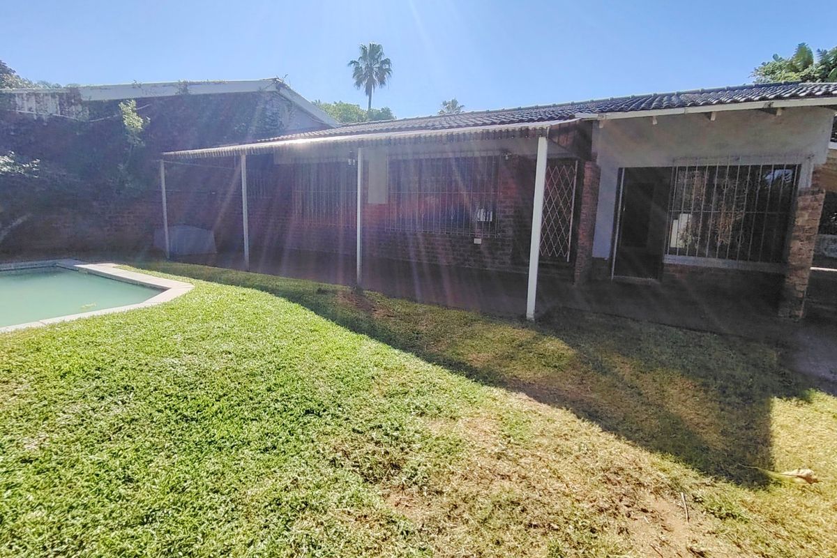 Stand alone Townhouse with NO levies - Photo 3