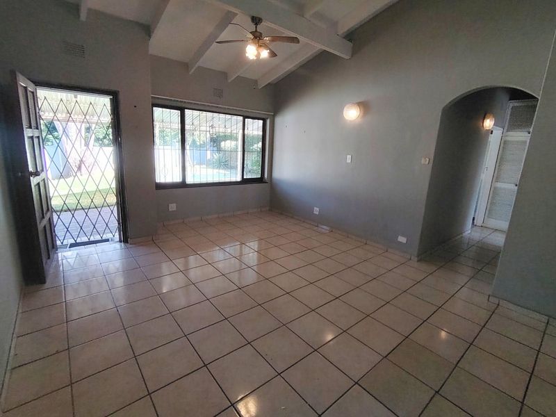 Stand alone Townhouse with NO levies - Photo 9