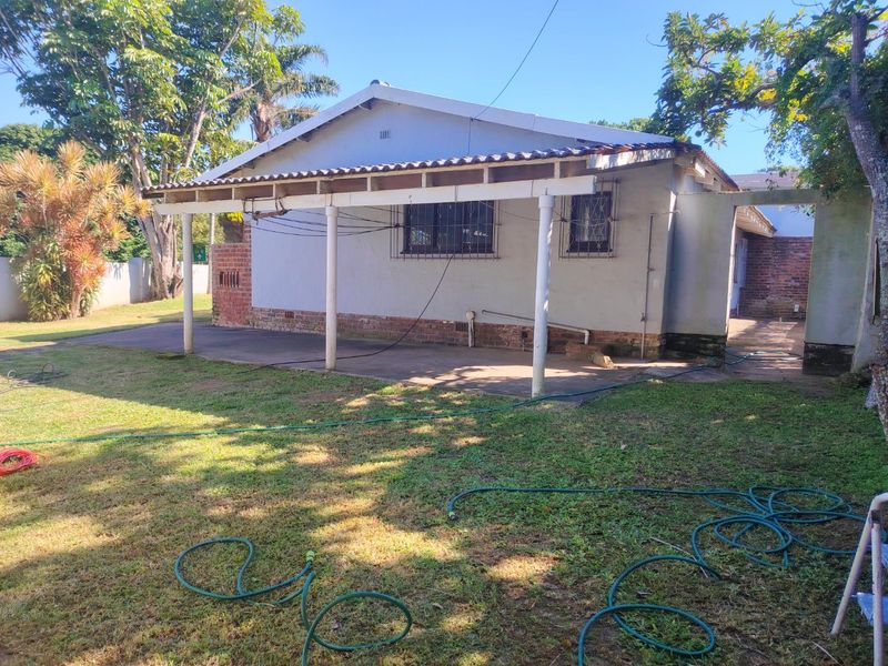 Stand alone Townhouse with NO levies - Photo 2