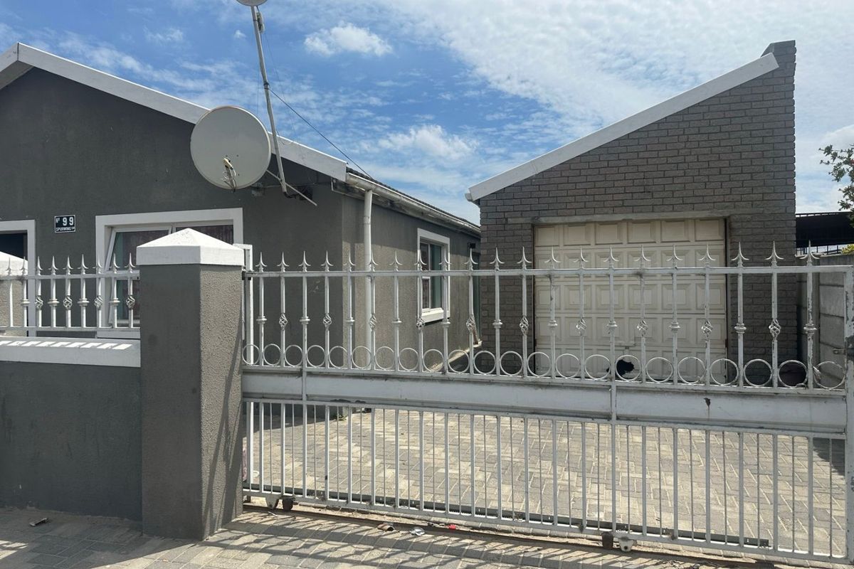 4 Bedroom home for sale in Electric city - Photo 3