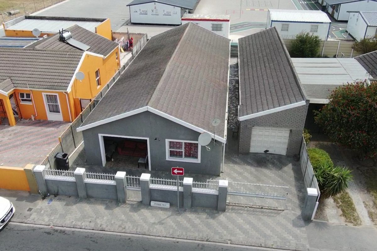 4 Bedroom home for sale in Electric city - Photo 2