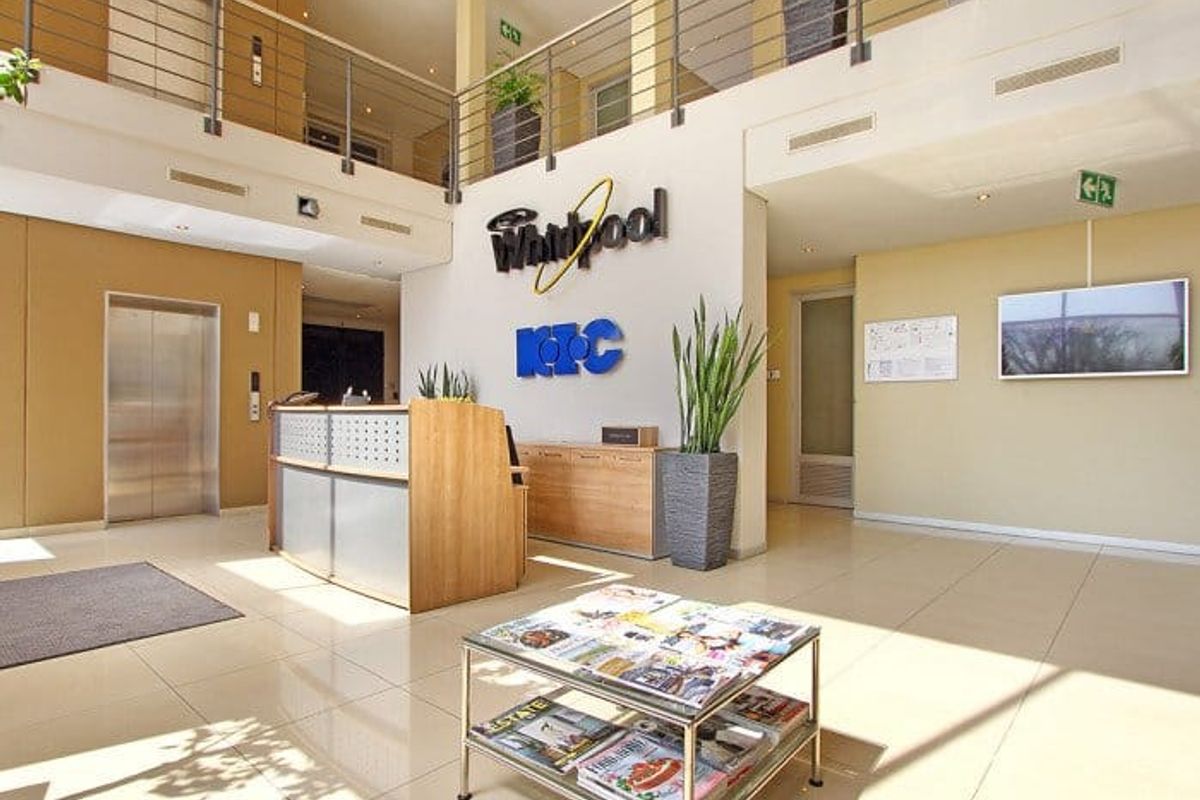 A+ Grade Office Building to rent in Riley Office Park, Bedfordview.  - Photo 2