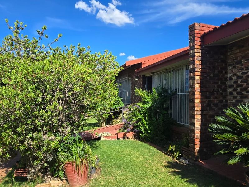 A retirement village where your pension supports a relaxed, stylish way of life. - Photo 2