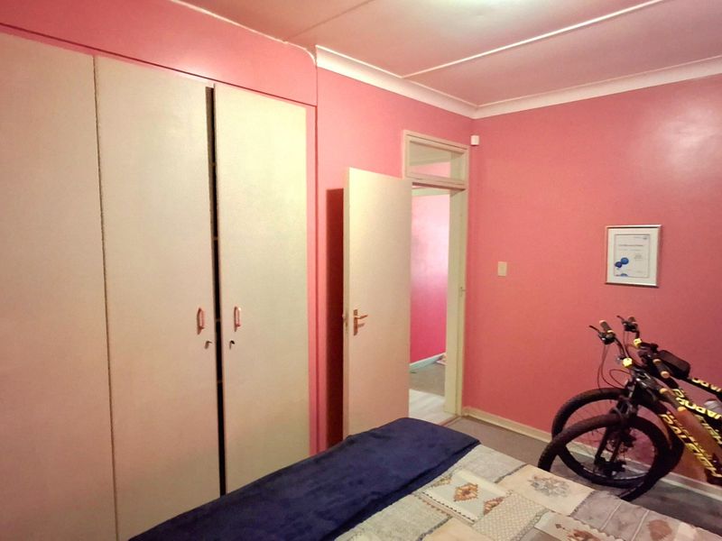 Family Home Near High School, Primary School & Shopping Mall – Sasolburg - Photo 9