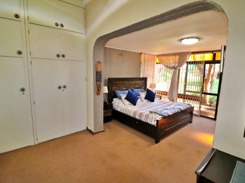 Stunning Family Home and Cottage on Huge Land - Photo 9