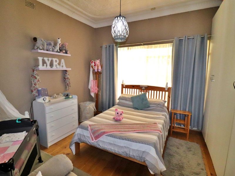 Stunning Family Home and Cottage on Huge Land - Photo 7