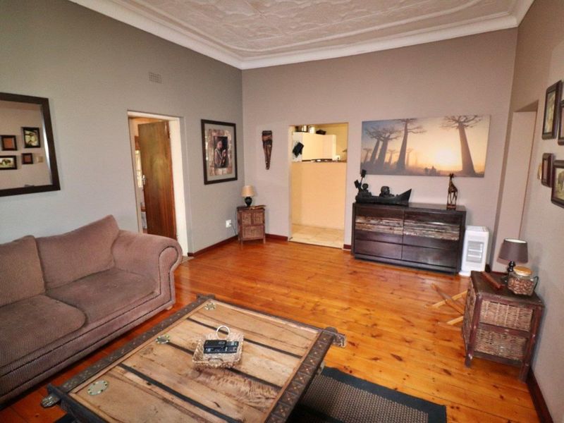 Stunning Family Home and Cottage on Huge Land - Photo 2