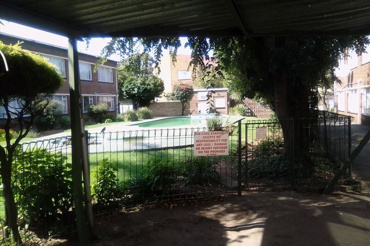 Charming Home with Pool and Ample Parking - Photo 3