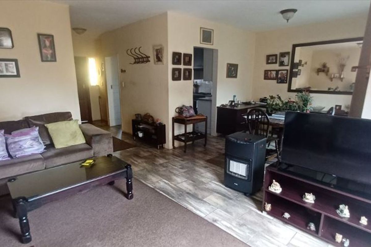 Elegant Two-Bedroom Home with Guest Loo and Secure Parking - Photo 2