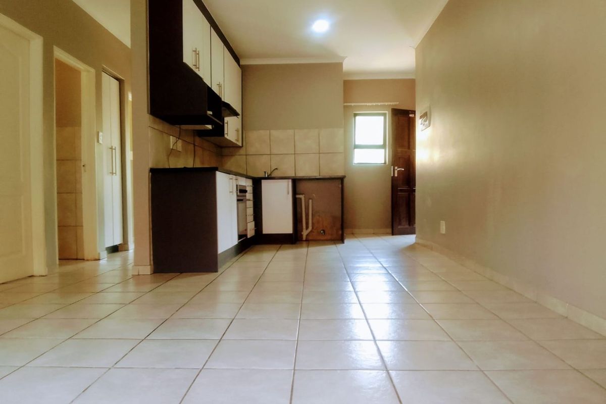 Stunning and modern 3 bedroom 2 bathroom floor unit available for sale in Rynfield, Benoni - Photo 4