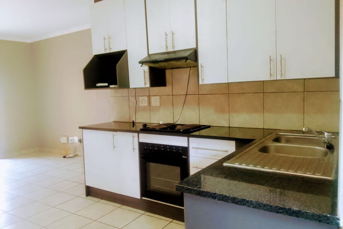Stunning and modern 3 bedroom 2 bathroom floor unit available for sale in Rynfield, Benoni - Photo 3