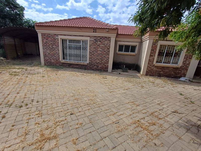 2 Bedroom house for sale in Randlespark  - Photo 2