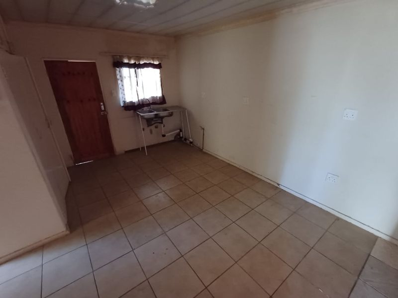 2 Bedroom house for sale in Randlespark  - Photo 9