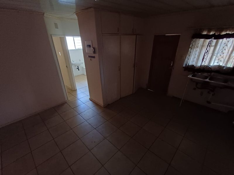 2 Bedroom house for sale in Randlespark  - Photo 6