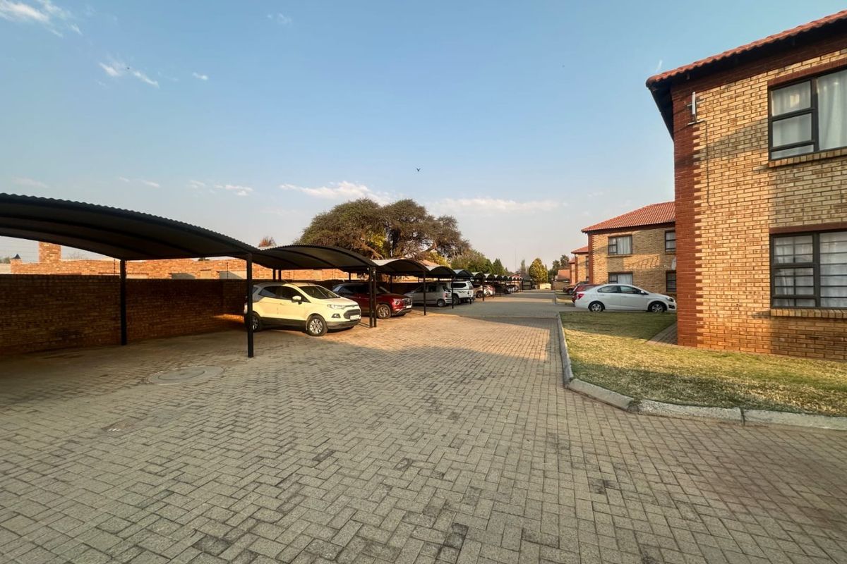 2 Bedroom Flatlet for sale in Flamwood - Photo 4