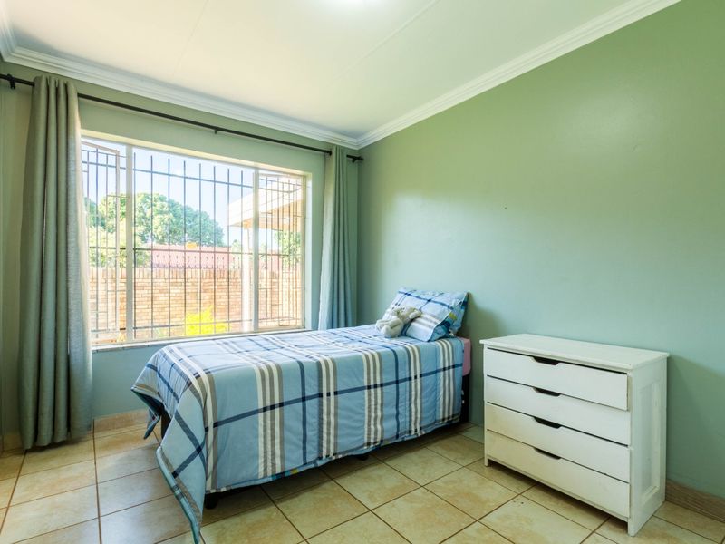 LOCATION...LOCATION... - Photo 9