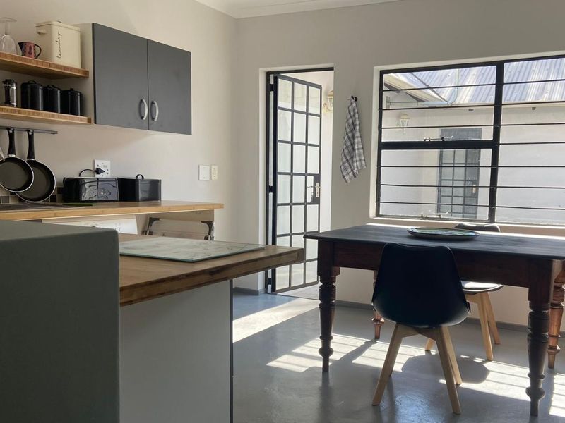 FURNISHED WELL-EQUIPED GROUND FLOOR UNIT FOR PROFESSIONAL/ACADEMIC - Photo 2