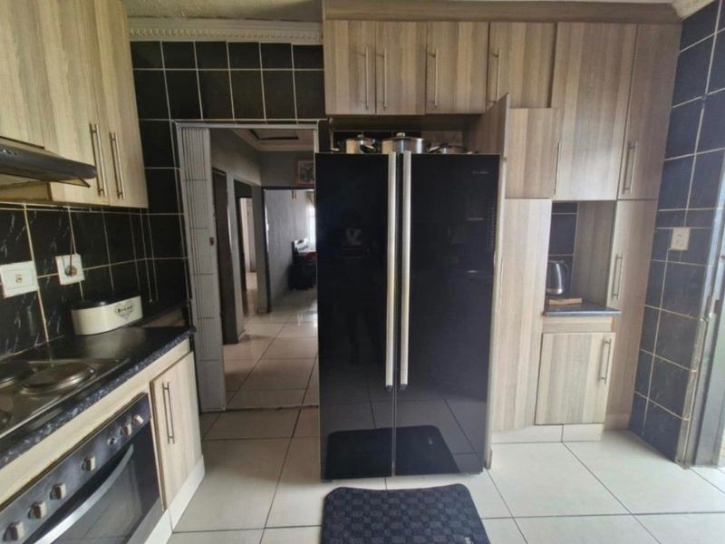 4 bedroom house for sale in Danville  - Photo 6