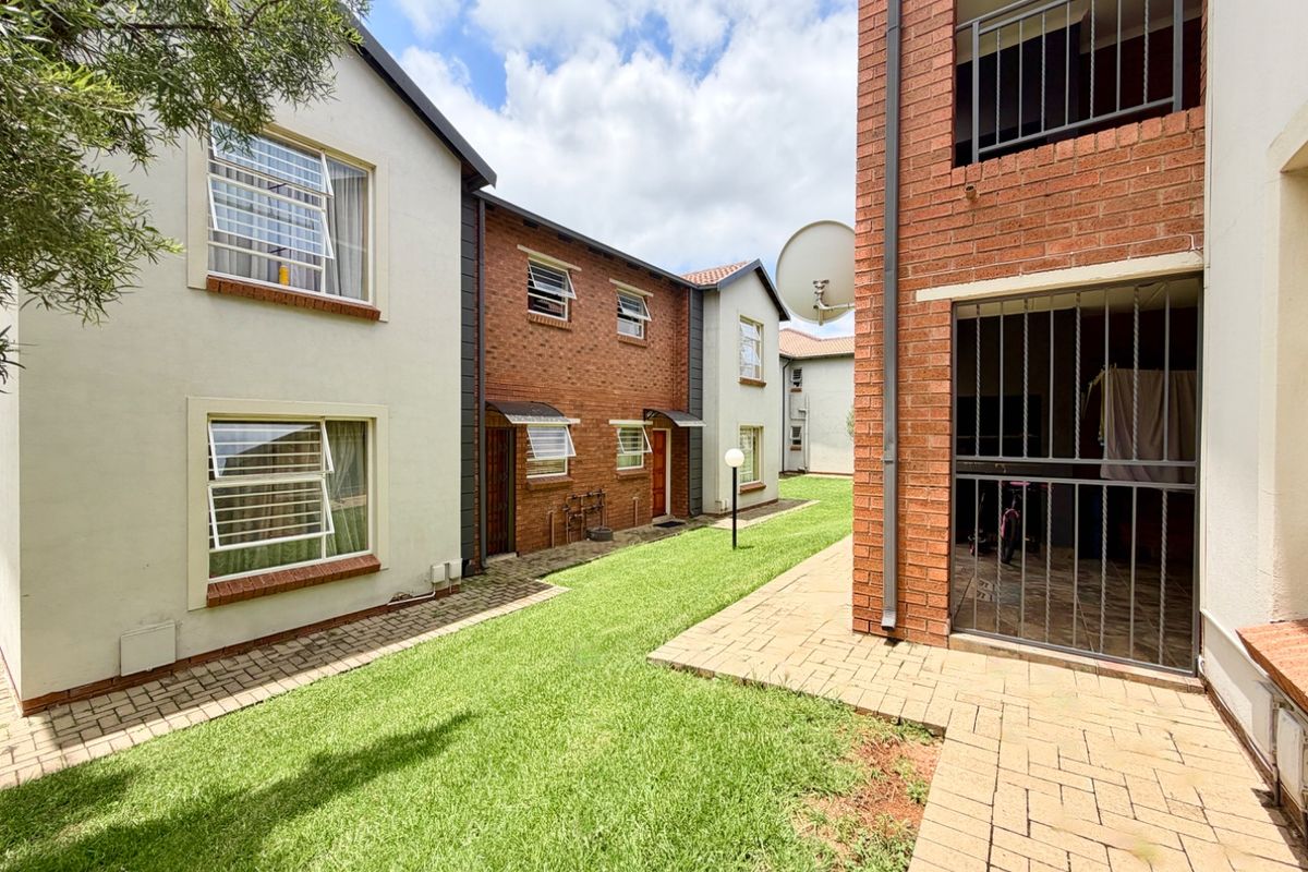2 Bed Town house in Terenure for Sale - Photo 3