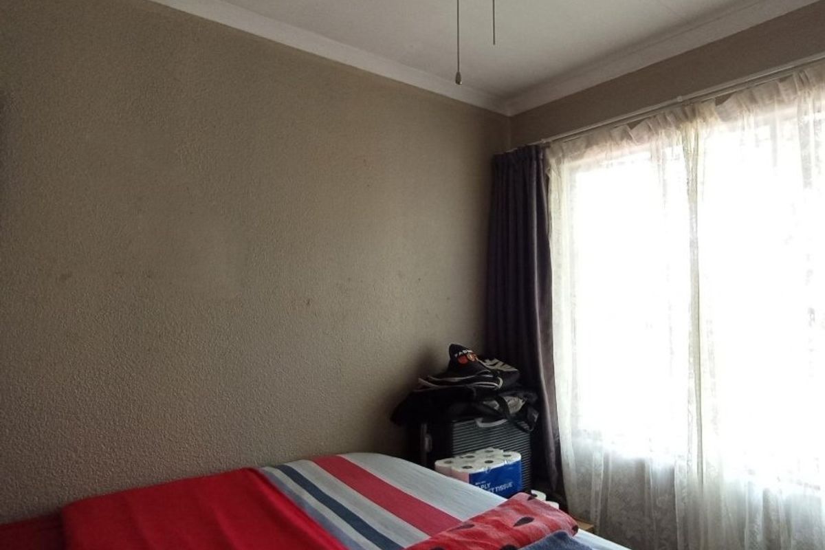 3-Bedroom Home for Sale – Country View R720 000 - Photo 4