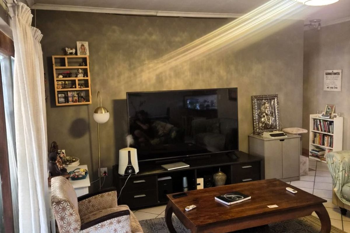 2 Bed 2 Bath townhouse for sale in Eco Park Estate - Photo 2