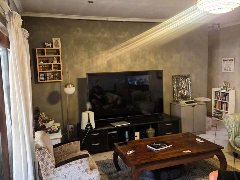 2 Bed 2 Bath townhouse for sale in Eco Park Estate - Photo 2