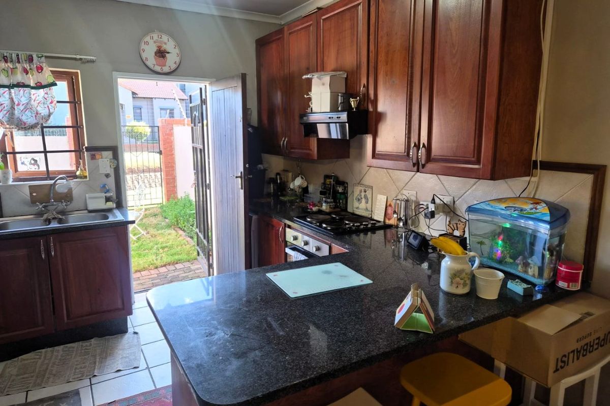 2 Bed 2 Bath townhouse for sale in Eco Park Estate - Photo 3