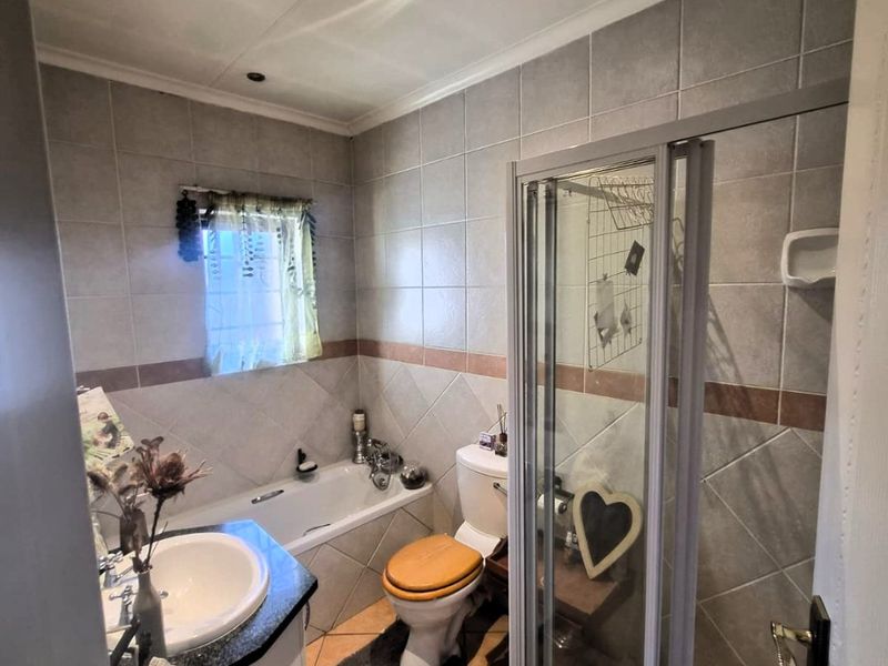 2 Bed 2 Bath townhouse for sale in Eco Park Estate - Photo 10