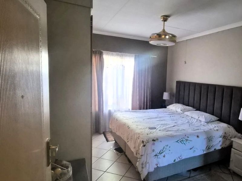 2 Bed 2 Bath townhouse for sale in Eco Park Estate - Photo 7