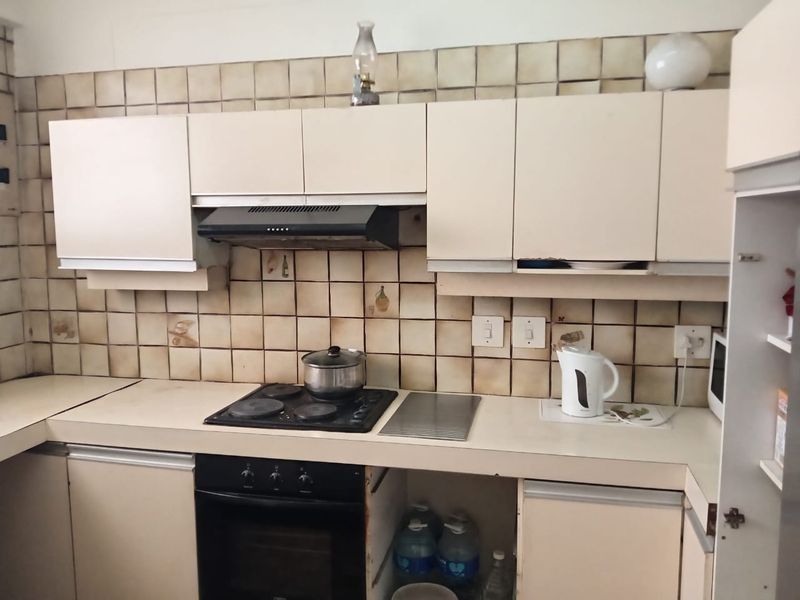 2 bed 1 bath apartment property for sale in Berea - Photo 2