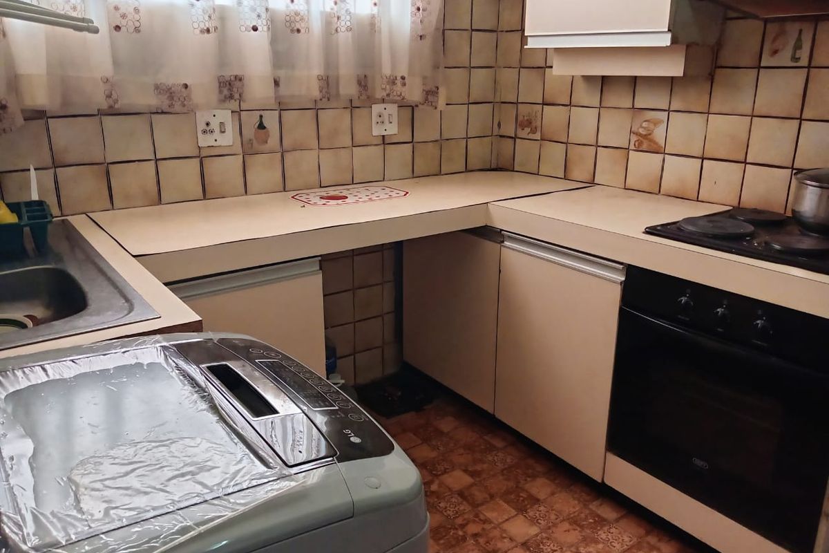 2 bed 1 bath apartment property for sale in Berea - Photo 3